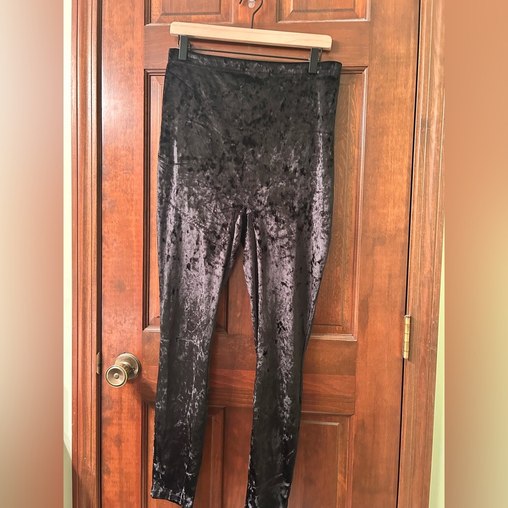 YITTY NWOT Black velvet sexy athleisure pants. Size 1X